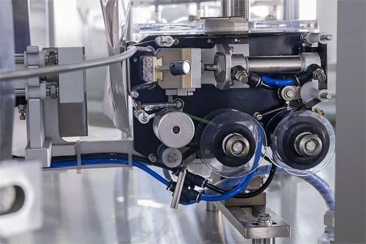 Standing Pouch Sealing Machine